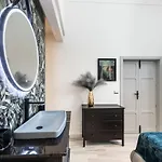 Maison Beata * أفولا